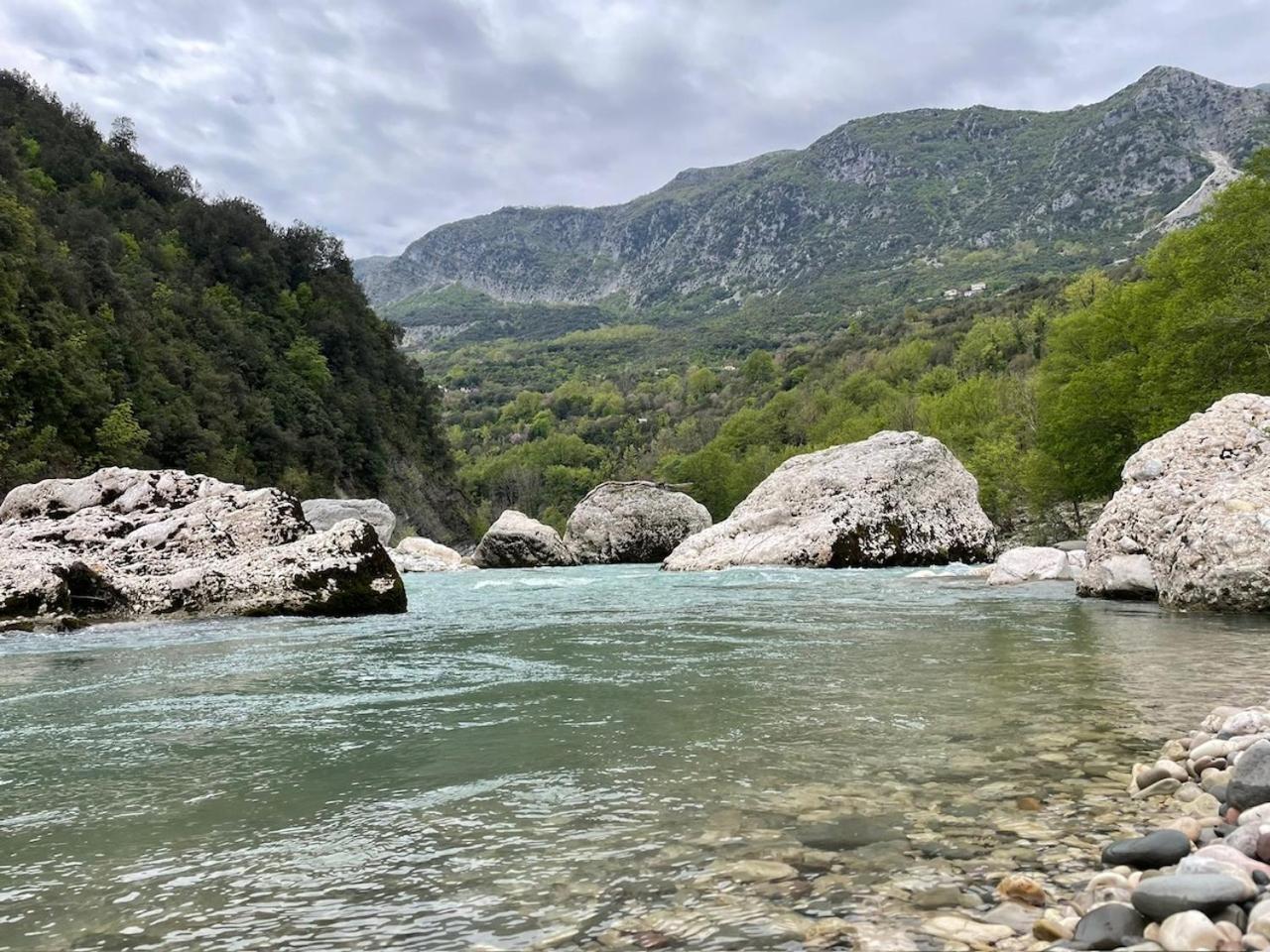 Pensjonat Tovouno Plaka  Zewnętrze zdjęcie