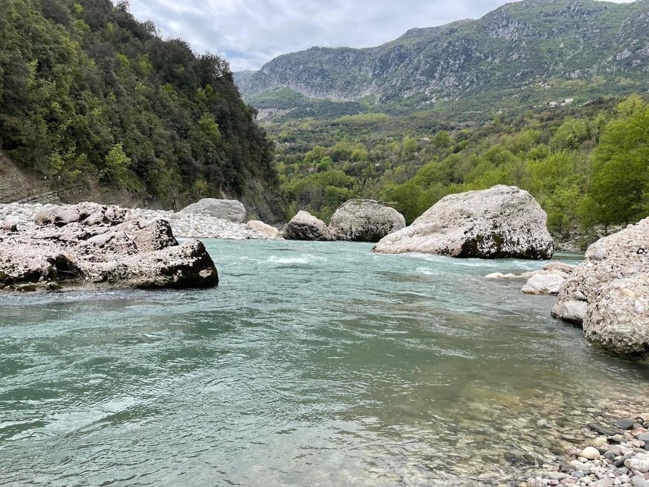 Pensjonat Tovouno Plaka  Zewnętrze zdjęcie